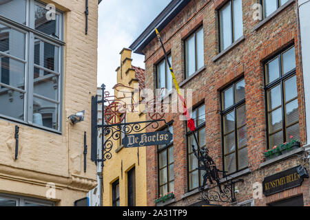 Gebäude mit belgischer Flagge und Zeichen in Gent, Belgien Stockfoto