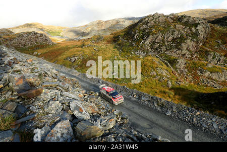 Frankreich Sébastien Ogier und Julien Ingrassia im Citroen C3 WRC in Tag zwei des Wales Rally GB. Stockfoto