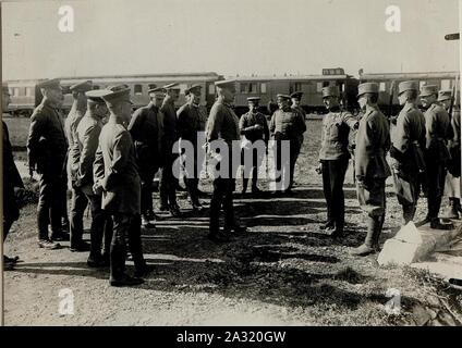 Erzherzog Karl besichtigt Neue Projektsuniformen, 23.9.1916 Stockfoto