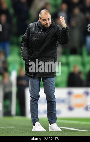 Groningen, Nederland. 04 Okt, 2019. GRONINGEN 04-10-2019, Fußball, niederländischen Eredivisie, Hitachi Kapitalmobilität Stadion, Saison 2019-2020, FC Groningen Trainer Danny Buijs Coaching während der Spiel FC Groningen - RKC Waalwijk Credit: Pro Schüsse/Alamy leben Nachrichten Stockfoto