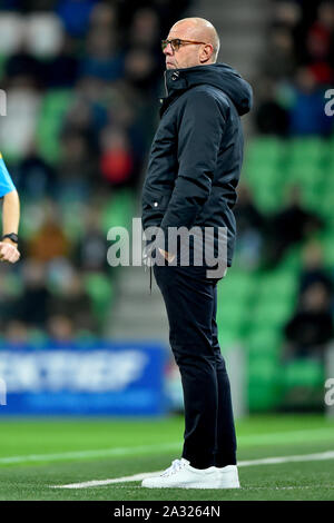 Groningen, Nederland. 04 Okt, 2019. GRONINGEN 04-10-2019, Fußball, niederländischen Eredivisie, Hitachi Kapitalmobilität Stadion, Saison 2019-2020, RKC Waalwijk Trainer Fred Grim während des Spiels FC Groningen - RKC Waalwijk 3-0 Credit: Pro Schüsse/Alamy leben Nachrichten Stockfoto