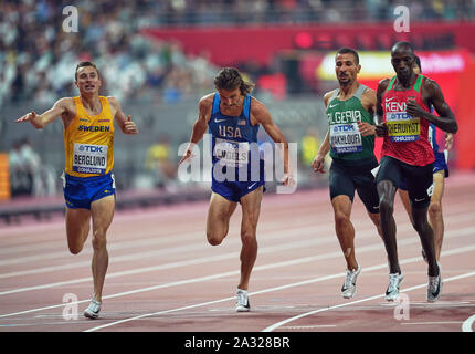 Doha, Katar. 4. Okt, 2019. Craig Engels der Vereinigten Staaten und Kalle Berglund von Schweden in die 1500 Meter für Männer während des 17. IAAF Leichtathletik WM in der Khalifa Stadion in Doha, Katar. Ulrik Pedersen/CSM/Alamy leben Nachrichten Stockfoto