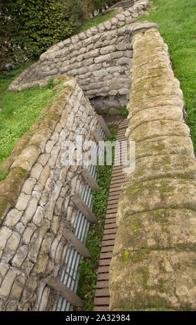 Boezinge, Belgien, 09/10/2017. Yorkshire Gräben, die erhaltenen Schützengräben, einmal; Ost und wiederentdeckt und als Denkmal. Stockfoto