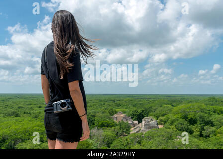 Reisende Frau Fotos von Ek Balam Ruinen in Yucatan, Mexiko Stockfoto
