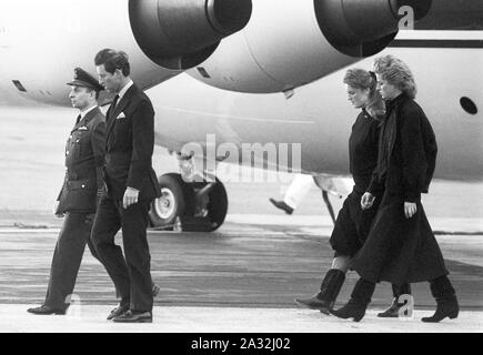 Prinzessin Diana und Duchess of York in Klosters Mar 1988 während auf