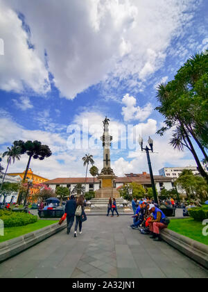 Quito, Ecuador, 29. September 2019: Plaza Grande oder die Plaza de la Independencia ist der Hauptplatz im historischen Zentrum von Quito, Ecuador. Stockfoto