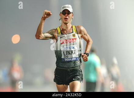 Doha, Katar. 05 Okt, 2019. Athletik, Weltmeisterschaft, Wm, Corniche IAAF: 20 km Walking: Christopher Linke aus Deutschland im Wettbewerb. Quelle: Michael Kappeler/dpa/Alamy leben Nachrichten Stockfoto