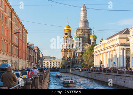 St. Petersburg, Russland - 18 August, 2019: Die zentrale Kuppel der Kirche des Erlösers auf verschüttetem Blut unter den Wiederaufbau. Stockfoto