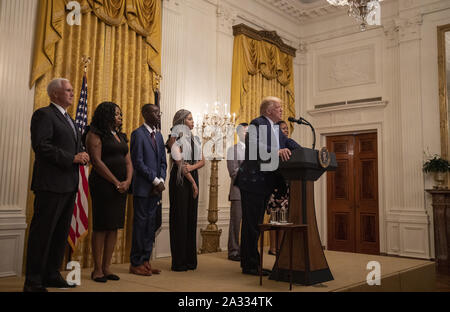 Washington DC, USA. 04 Okt, 2019. Präsident Donald Trump liefert Erläuterungen an die junge Schwarze Leadership Summit 2019 im Weißen Haus in Washington, DC am Freitag, den 4. Oktober 2019. Foto von Tasos Katopodis/UPI Quelle: UPI/Alamy leben Nachrichten Stockfoto