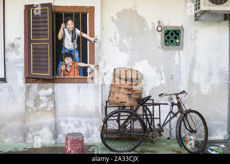 Penang, Malaysia, 09. August 2015: berühmte Straße Kunst Wandbild in George Town. Stockfoto