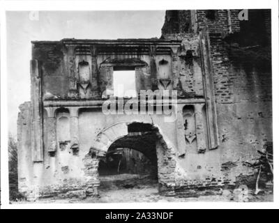 Fassade der Ruine der Mission Tumacacori, in der Nähe von Tucson, Arizona, ca. 1908 (CHS-4189). Stockfoto