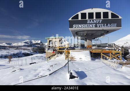 Standish Ski Lift Station Terminal Sunshine Village Meadows Landschaft Schneebedeckte Rocky Mountains Winter Ski Area Banff National Park Alberta Kanada Stockfoto