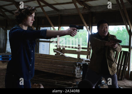 Erscheinungsdatum: Oktober 11, 2019 Title: Gemini Mann Studio: Paramount Pictures Regie: Ang Lee Handlung: ein Over-the-Hill hitman gegen eine jüngere Klon von sich. STARRING: BENEDICT WONG als Baron, Mary Elizabeth Winstead als Danny Zakarweski. (Bild: © Paramount Pictures/Entertainment Bilder) Stockfoto