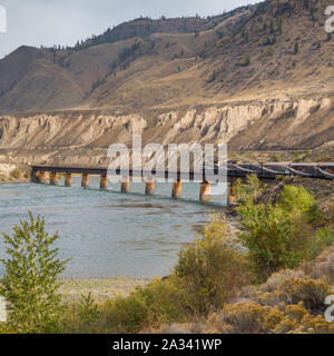 Der Rocky Mountaineer Bummelzug der Thompson River in British Columbia Kanada in der Nähe von Ashford Stockfoto