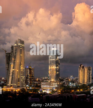 Dämmerung auf die Skyline von Colombo in Sri Lanka Stockfoto