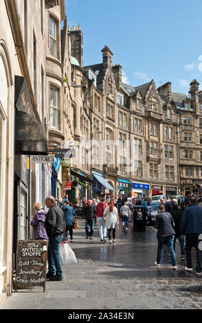 Cockburn Street, die vom Viertel Grassmarket. Das Stadtzentrum von Edinburgh. Schottland Stockfoto