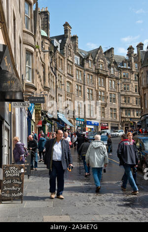 Cockburn Street, die vom Viertel Grassmarket. Das Stadtzentrum von Edinburgh. Schottland Stockfoto