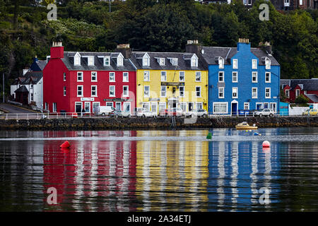 Bunte Harbour Front im Tobermory auf der Isle of Mull Stockfoto