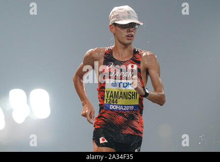 Doha, Katar. 05 Okt, 2019. Athletik, Weltmeisterschaft, Wm, Corniche IAAF: 20 km Walking: toshikazu Yamanashi aus Japan geht zum Sieg. Quelle: Michael Kappeler/dpa/Alamy leben Nachrichten Stockfoto