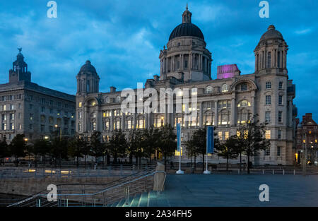 Hafen von Liverpool Gebäude, eines der drei Grazien Gebäude, Pier Head in Liverpool Stockfoto