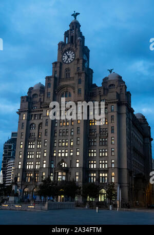 Das Royal Liver Building, einem der drei Grazien Gebäude, Pier Head in Liverpool Stockfoto