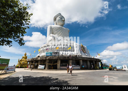 PHUKET, Thailand-DEZ 4: Die Marmorstatue des Big Buddha, am 4. Dezember 2015. Eines der berühmtesten Wahrzeichen von Phuket Stockfoto