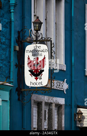 MacDonald Arms Hotel Schild auf der Harbour Front im Tobermory auf der Isle of Mull Stockfoto