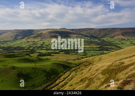 Edale Tal gesehen von der nordwestlichen Seite von Mam Tor Stockfoto