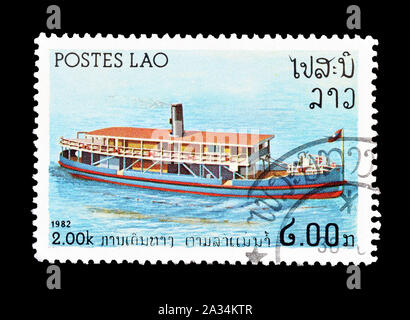 Storniert Briefmarke durch Laos gedruckt, zeigt, dass Schiff, circa 1982. Stockfoto