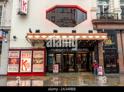 Adelphi Theatre Eingang in West End Viertel, London, Vereinigtes Königreich Stockfoto