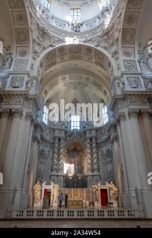 Ein seitenaltar in St. Peter's Kirche, eine römisch-katholische Kirche, München, Bayern, Deutschland. Stockfoto