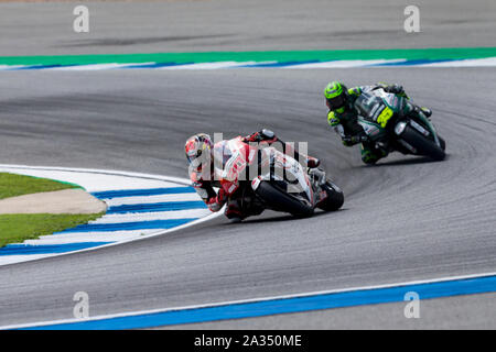 Chang International Circuit, Buriram, Thailand. 5. Okt, 2019. MotoGP Thailand, qualifizierender Tag Tag; Takaaki Nakagami, Cal Crutchlow Credit: Aktion plus Sport/Alamy leben Nachrichten Stockfoto