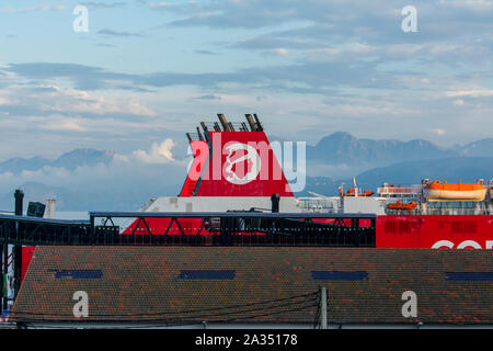 Fähre Corsica Linea im Hafen von Bejaia und weiter nach Marseille, Frankreich Stockfoto