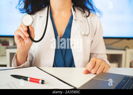 Close-up Shooting für medizinische Person für die Krankenversicherung Stockfoto