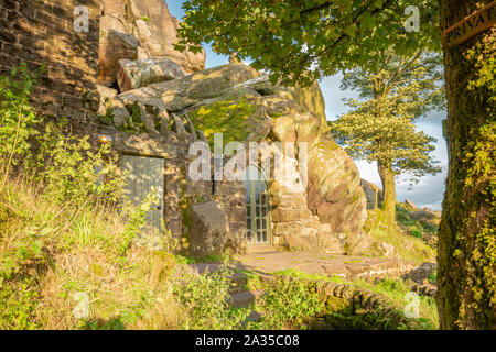 Don Whillans memorial Hütte am warmen Sommer evevning. Die Kakerlaken im Peak District, ENGLAND Stockfoto