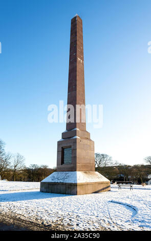 McGrigor Obelisk im zentralen Teil von Duthie Park während der Wintersaison, Aberdeen, Schottland Stockfoto