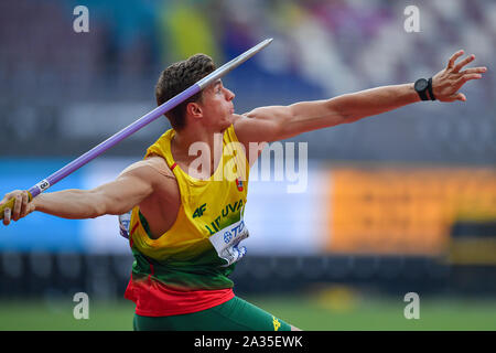 DOHA, Katar. 05 Okt, 2019. Edis Matusevicius Litauens konkurriert in Speerwerfer Qualifizierung während Tag 9 der IAAF Leichtathletik WM - Doha 2019 bei Khalifa International Stadium Werfen am Samstag, Oktober 05, 2019 in Doha, Katar. Credit: Taka G Wu/Alamy leben Nachrichten Stockfoto