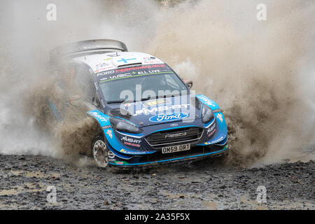 Llanidloes, Großbritannien. 5. Okt, 2019. Teemu Suninen und Co-pilot Jarmo Lehtinen konkurrieren in ihren ihren M-Sport Ford Fiesta WRC in Etappe 13 der Wales Rally GB, Kredit: Jason Richardson/Alamy leben Nachrichten Stockfoto