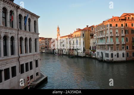 Der Rialtobrücke in Venedig, Italien Stockfoto