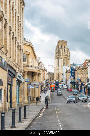 Park Street mit Blick auf das Wills Memorial Building an der University of Bristol, Bristol, Avon, UK Stockfoto