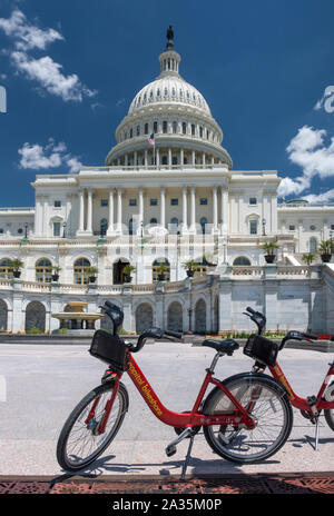 Hauptstadt Bikeshare Fahrräder vor dem US Capitol, Capitol Hill, Washington DC, USA Stockfoto