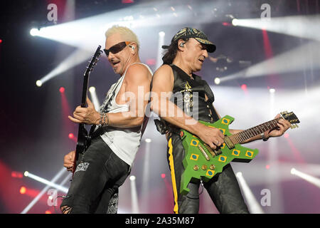 Rio de Janeiro, Brasilien, am 4. Oktober 2019. Gitarrist Rudolf Schenker und Matthias Jabs der Rock Band Scorpions während einer Rock in Rio Konzert in Rio d Stockfoto