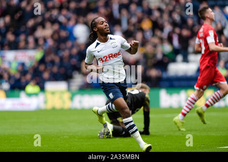 Preston, Großbritannien. 05. Okt 2019. Preston North End Mittelfeldspieler Daniel Johnson macht es 3-1 während der Sky Bet Championship Match zwischen Preston North End und Barnsley im Deepdale, Preston am Samstag, den 5. Oktober 2019. (Credit: Andy Whitehead | MI Nachrichten) das Fotografieren dürfen nur für Zeitung und/oder Zeitschrift redaktionelle Zwecke verwendet werden, eine Lizenz für die gewerbliche Nutzung Kreditkarte erforderlich: MI Nachrichten & Sport/Alamy leben Nachrichten Stockfoto