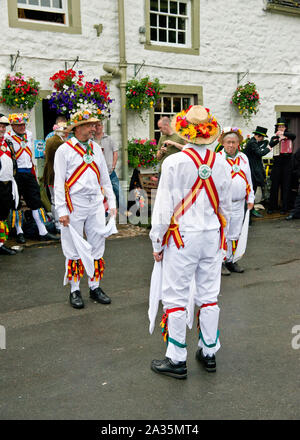 Englisch Morris Volkstänzer. North Yorkshire, England. Stockfoto