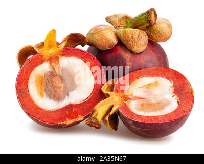 In Scheiben geschnitten mangosteen Pfad isoliert auf weißem Stockfoto