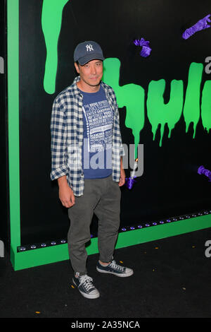 New York, Vereinigte Staaten. 05 Okt, 2019. James Yaegshi besucht die Huluween Feier an der Stadt Bühnen in New York City. Credit: SOPA Images Limited/Alamy leben Nachrichten Stockfoto