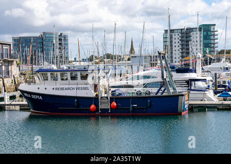 Marine Bilogical Association (MBA) Sepai Forschung Schiff in den Hafen von Plymouth, Devon günstig Stockfoto