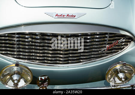 Die Front eines blauen 1960 Austin Healey auf Anzeige an einem Auto Show Stockfoto