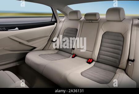 Fahrgastsitze in komfortablen modernen Luxus-Auto zurück Stockfoto