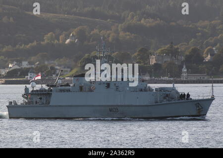 HMS Belfast (M109), ein Sandown-Klasse minehunter von der Royal Navy betrieben, vorbei an Gourock während der Übung gemeinsame Krieger 19-2. Stockfoto